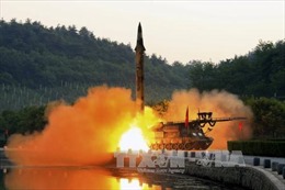 Triều Tiên phóng một loạt tên lửa hành trình bay xa 200 km 